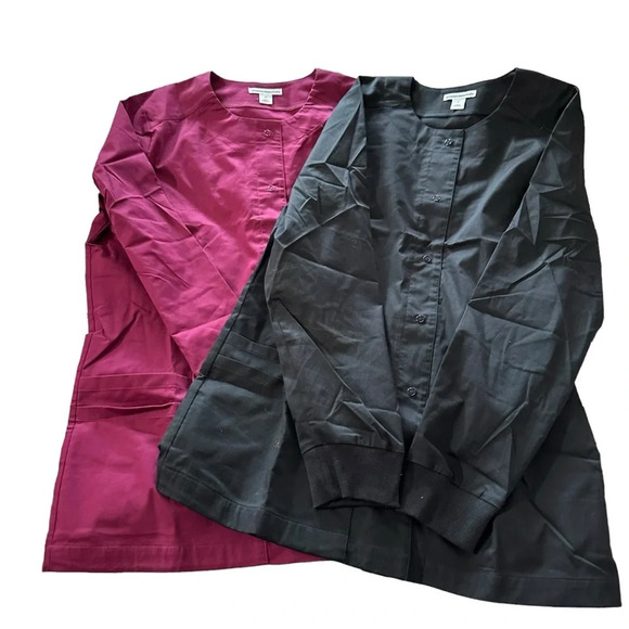 Amazon Essentials women's medium scrub jackets set of 2 black and burgundy, nwt - Picture 1 of 6